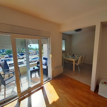 מאקרסקה Apartman U Centru Makarske מראה חיצוני תמונה