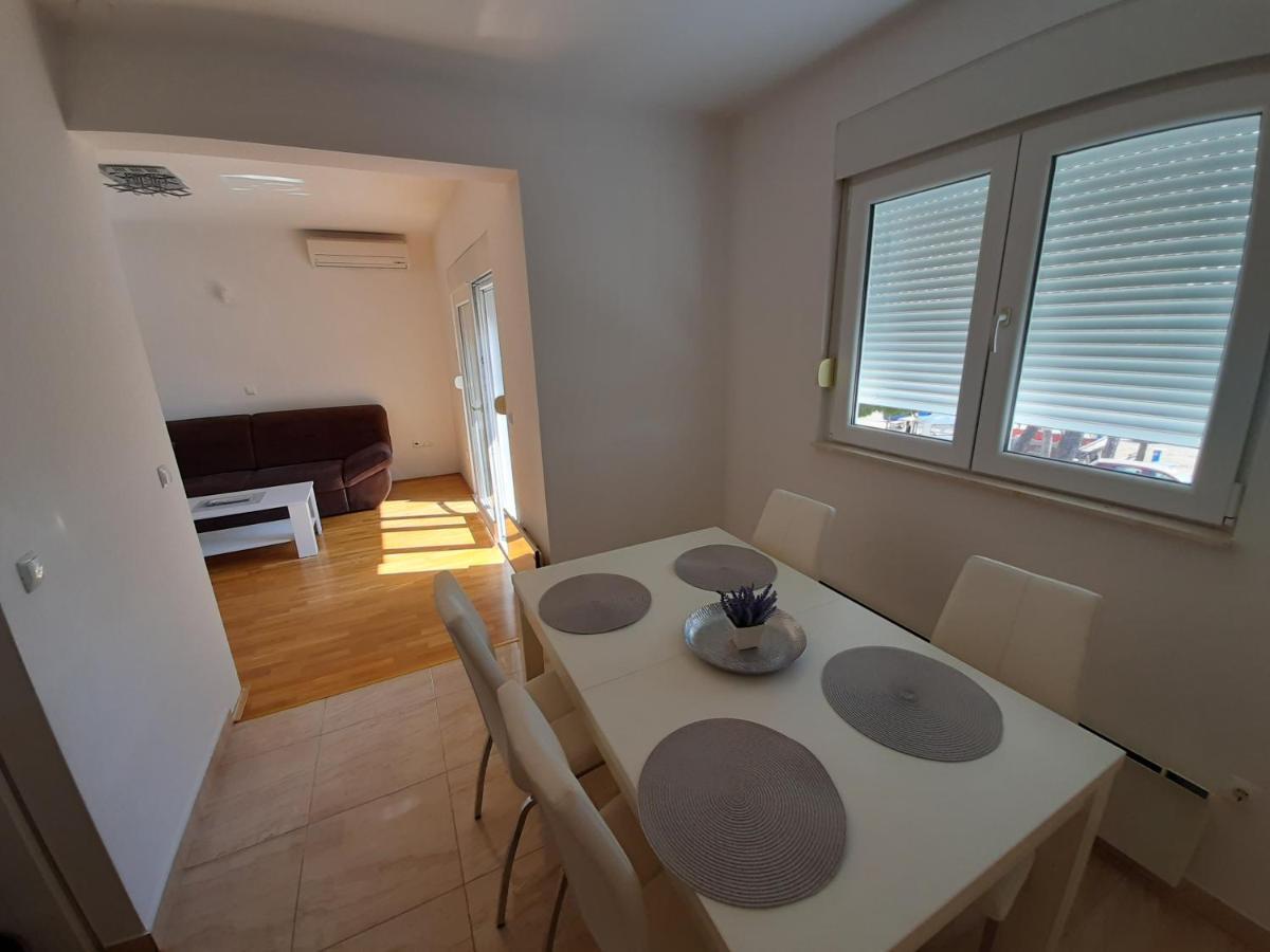 מאקרסקה Apartman U Centru Makarske מראה חיצוני תמונה